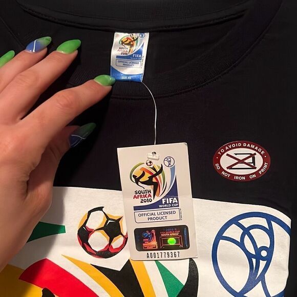 Fifa Men's Black South Africa 2010 World Cup Short Sleeve T-Shirt Size XL NWT - Picture 3 of 5